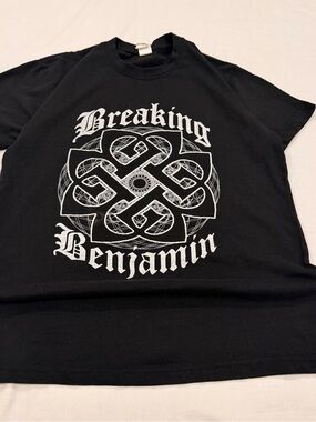 Breaking Benjamin tour Black Short-Sleeve Tee with White Band Graphic